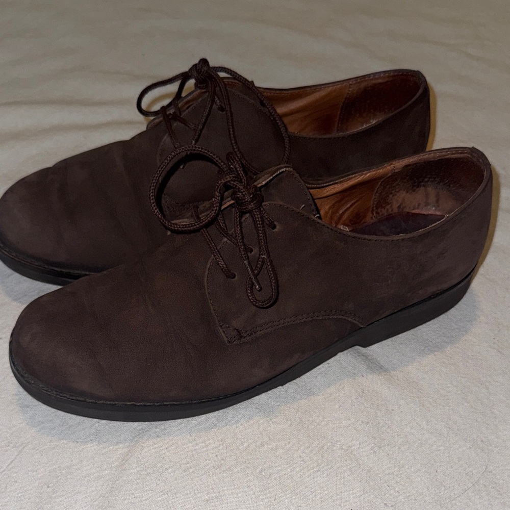 Eddie Bauer Chocolate Brown suede Women's Flats